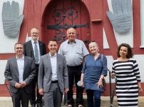 Deuschle und Töpfer besuchen Synagoge in Esslingen