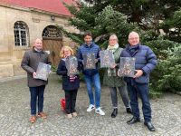 OB Matthias Klopfer erhält erste Lions Kalender