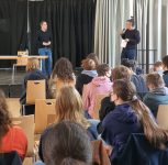 MdL Andreas Deuschle besucht Gymnasium