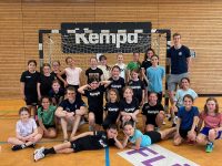 Handball am Berg: Training mit den TVB-Profis