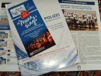Polizei, Gesang und Musik