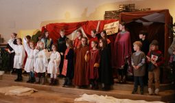 …das Vorstadt-Krippenspiel “Heilige Familie” !