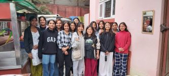 Benefizkonzert für die College-Mädchen in Nepal