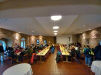 Schmökern und Feilschen beim Bazar