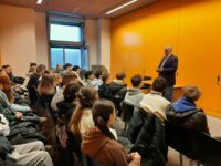 Markus Grübel empfängt Schulklassen im Bundestag