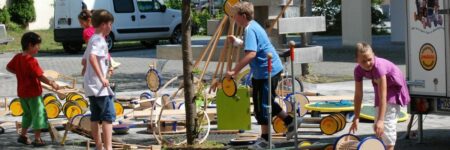 SPIELMOBIL in den Salucci-Höfen