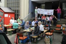 100 mal TreppenTreff vor der Friedenskirche