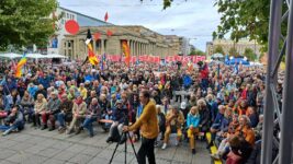 35.000 Menschen bei Friedensdemos setzen Zeichen!