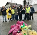 Der Berg putzt: Viele Helfende trotz Dauerregen