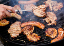 Grillen und Singen