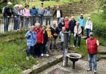 SCS-Senioren erkunden den Brunnenwanderweg