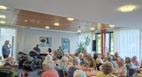 Buddy & Ela im Pflegeheim Berkheim